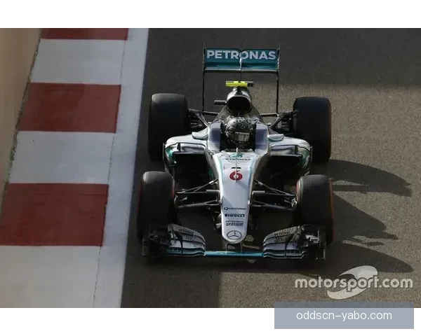 F1世界冠军罗斯伯格职业生涯高光瞬间与赛道传奇揭秘